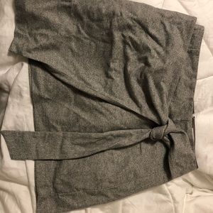 Wilfred/Artizia Gray skirt. Never worn. Size 10